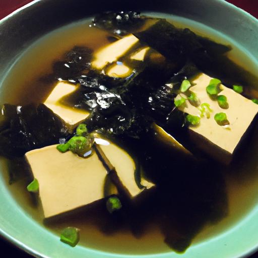 Quick & Cozy: 10-Minute Miso Soup with Tofu & Seaweed