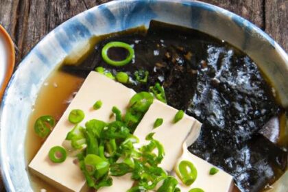 Quick & Cozy: 10-Minute Miso Soup with Tofu & Seaweed