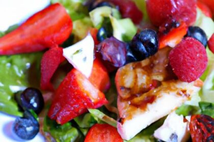 A Flavorful Twist: Grilled Halloumi Salad with Fresh Berries