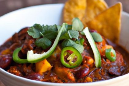 Zesty and Speedy: Whip Up Vegetarian Chili in Minutes